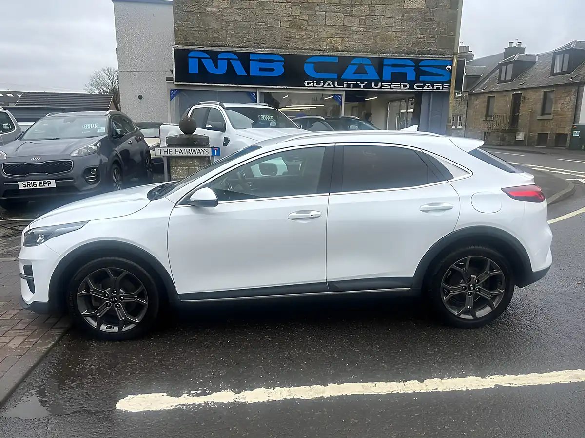 Used 2021 Kia Xceed 3 White - Front View