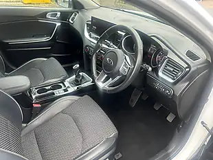 Used 2021 Kia Xceed 3 White - Interior and Exterior details 8