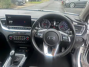 Used 2021 Kia Xceed 3 White - Interior and Exterior details 9