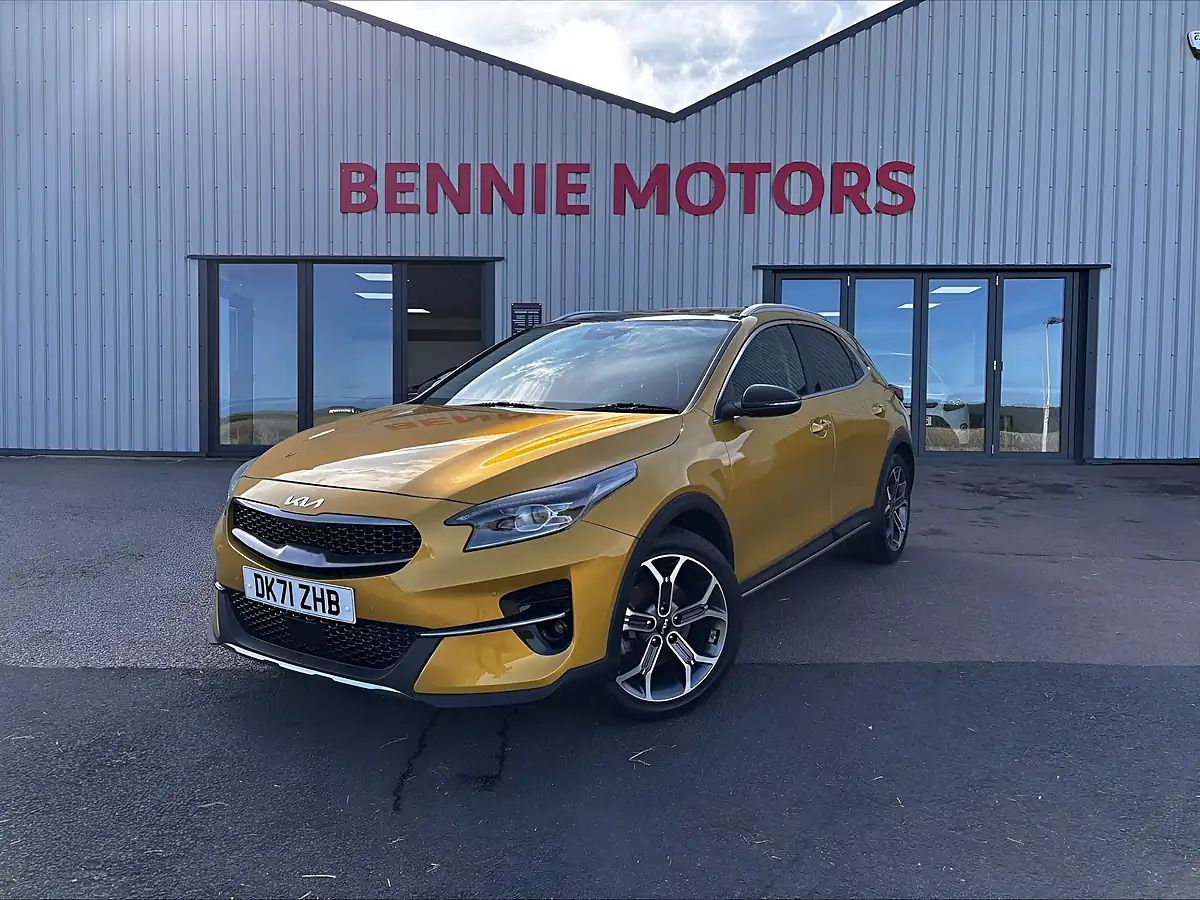 Used 2021 Kia Xceed 4 Yellow - Front View