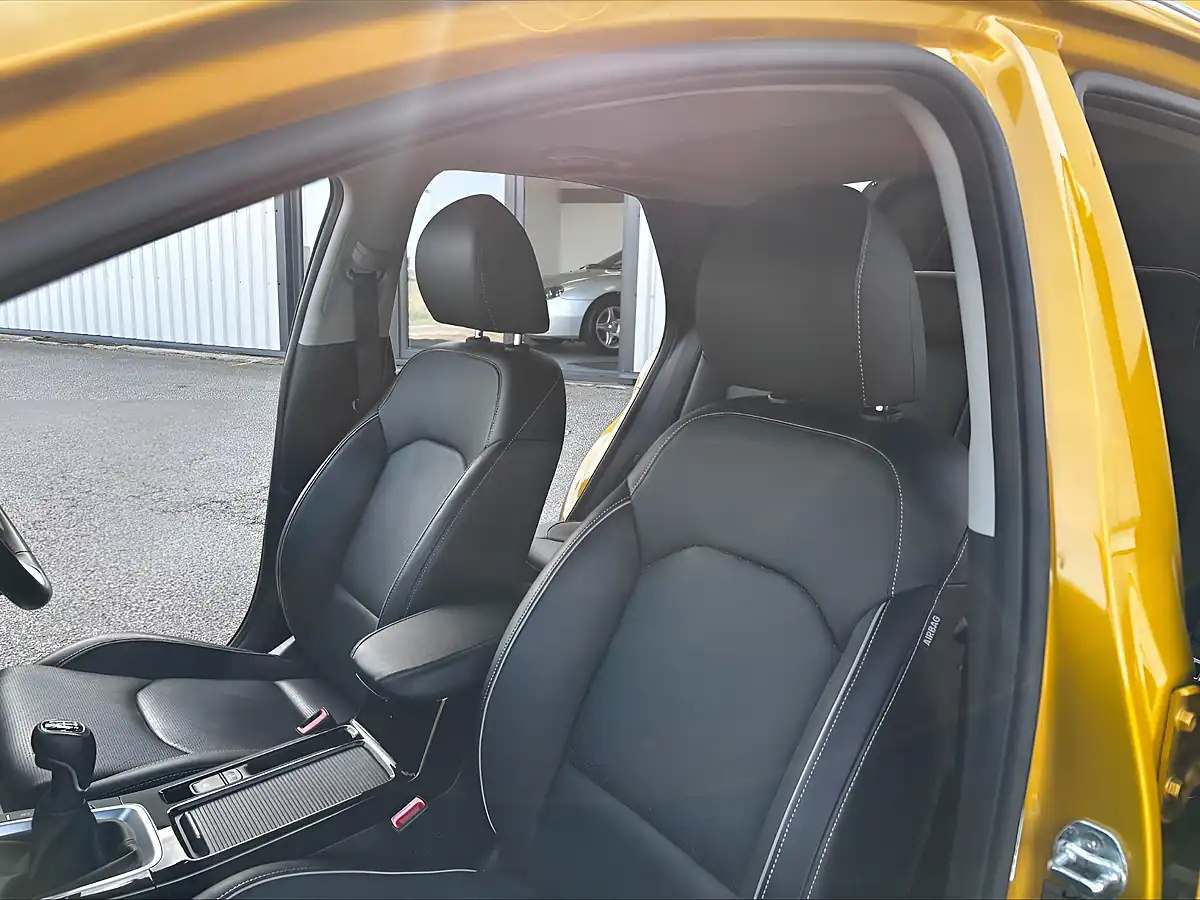 Used 2021 Kia Xceed 4 Yellow - Interior and Exterior details 16
