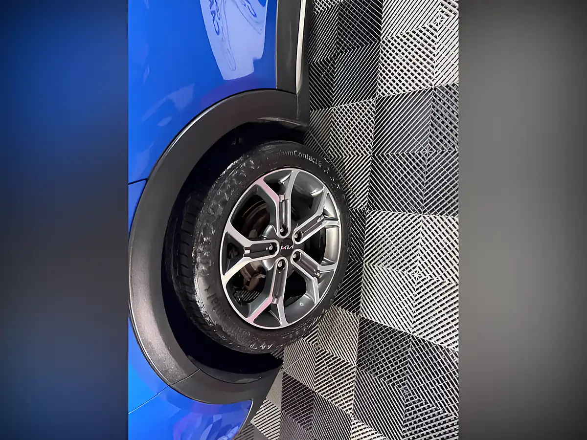 Used 2021 Kia Xceed Connect Blue - Interior and Exterior details 14