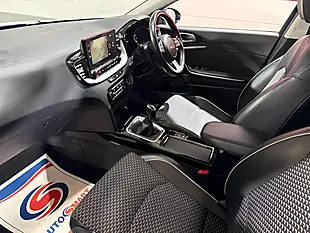 Used 2021 Kia Xceed Connect Blue - Interior and Exterior details 18
