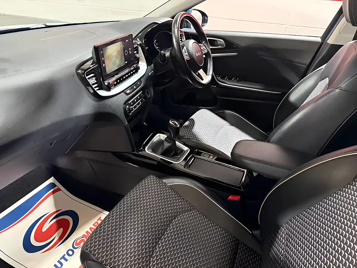 Used 2021 Kia Xceed Connect Blue - Interior and Exterior details 18