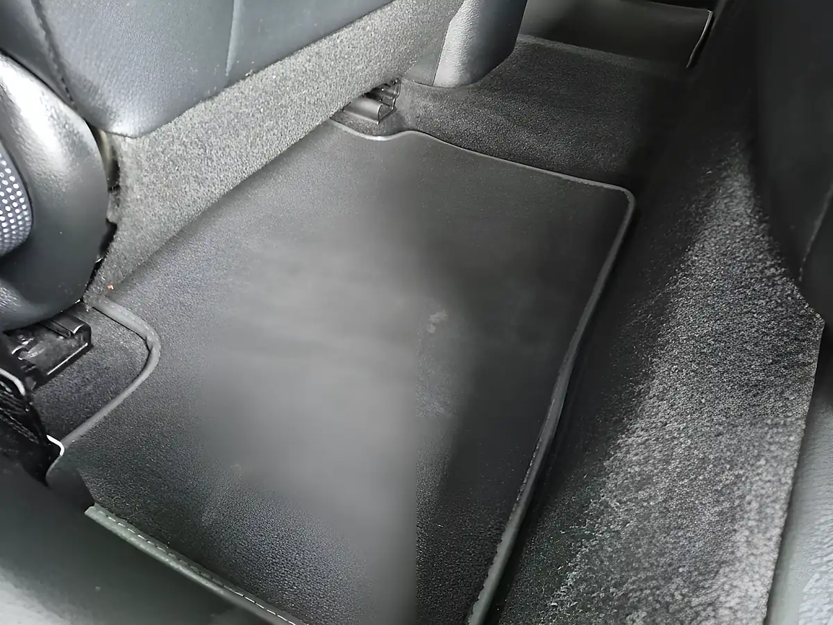 Used 2021 Kia Xceed Edition Silver - Interior and Exterior details 17