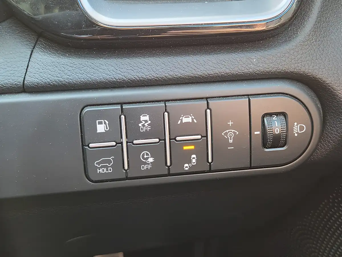 Used 2021 Kia Xceed First Edition Yellow - Interior and Exterior details 16