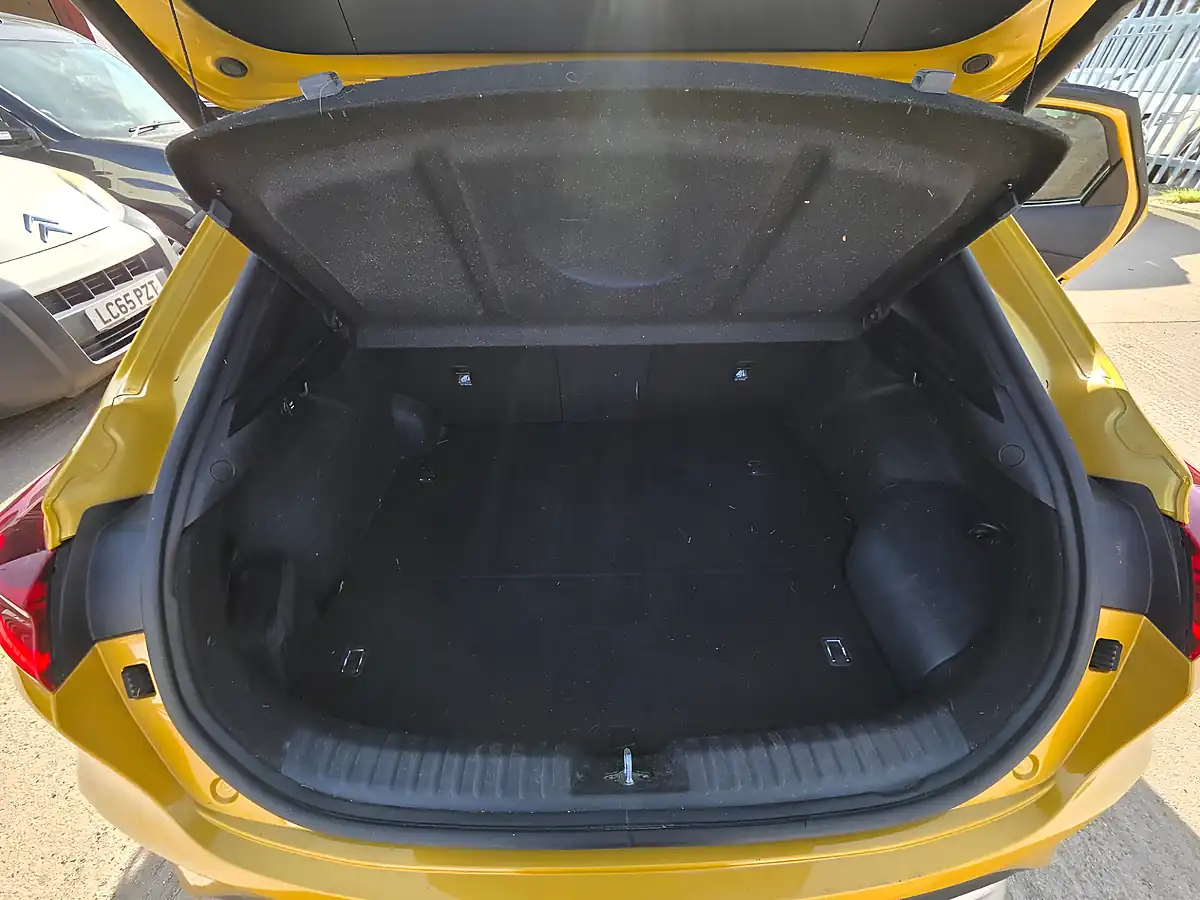 Used 2021 Kia Xceed First Edition Yellow - Interior and Exterior details 18