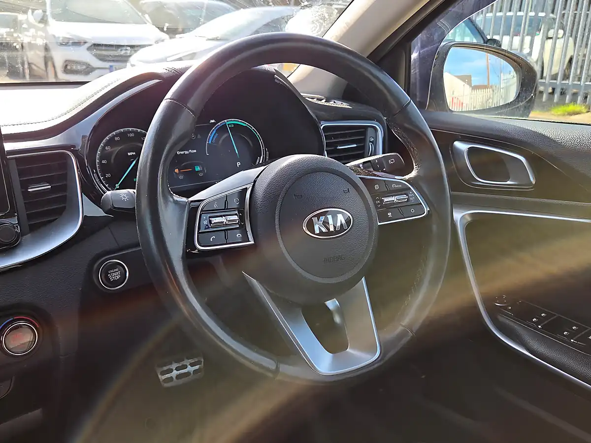 Used 2021 Kia Xceed First Edition Yellow - Interior and Exterior details 8