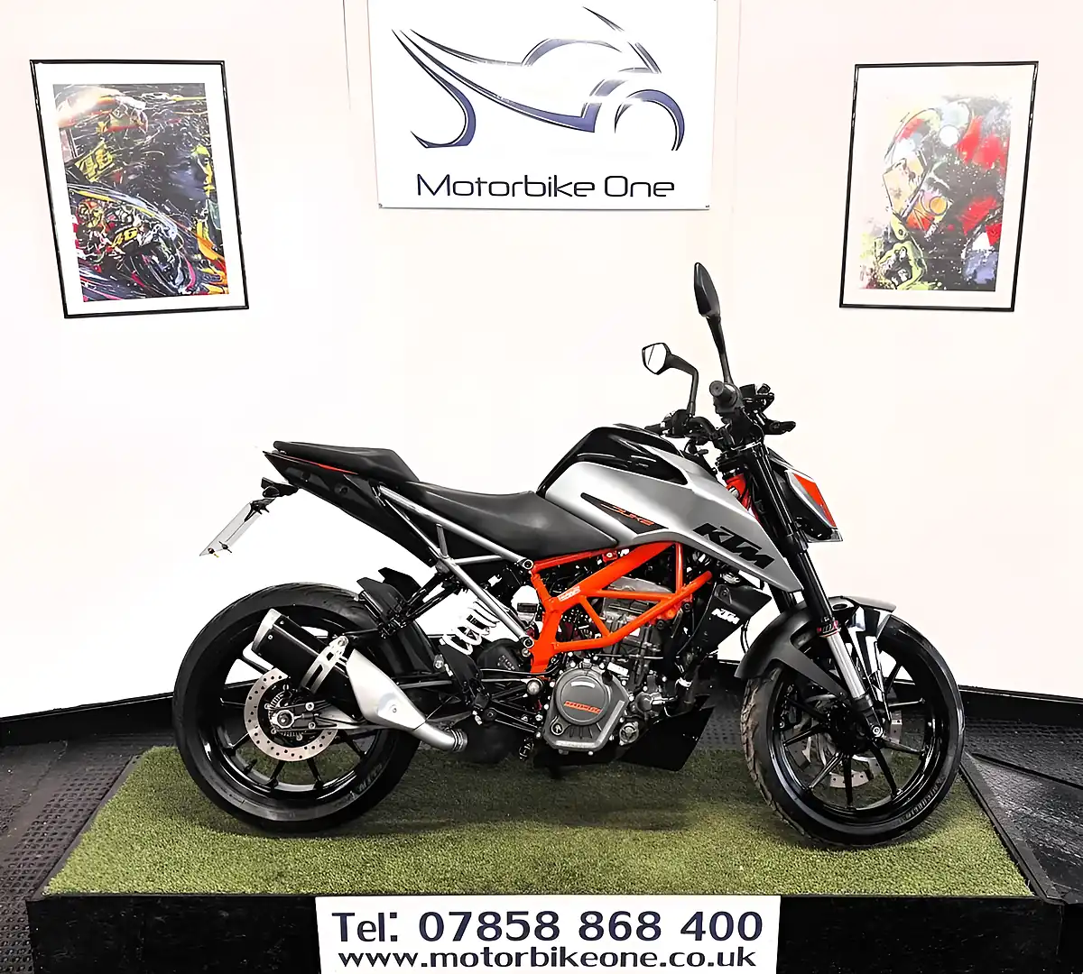 Used 2021 Ktm 125 Duke Naked Silver - Front View