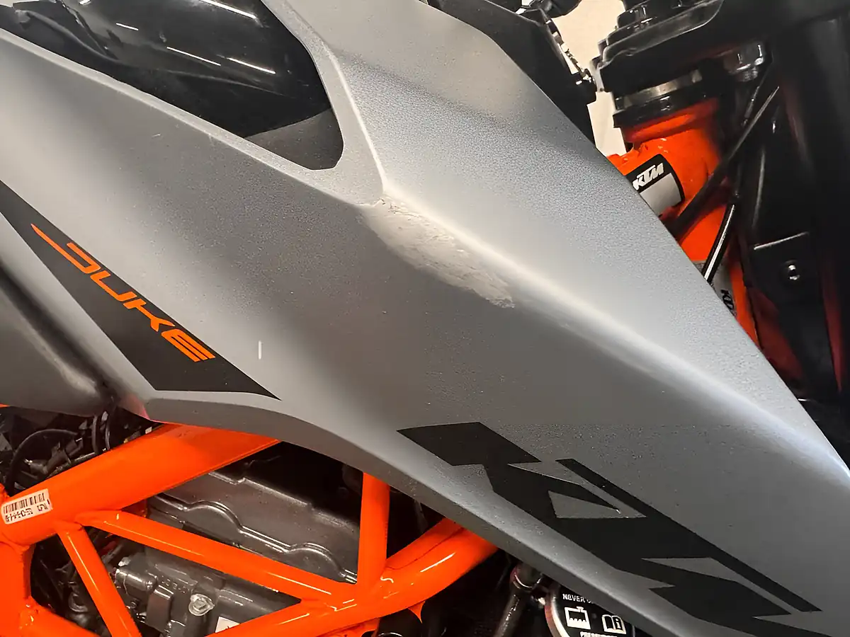 Used 2021 Ktm 125 Duke Naked Silver - Interior and Exterior details 13