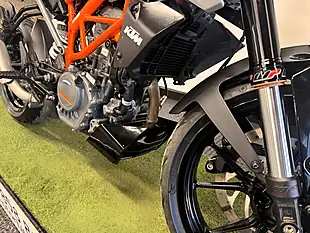 Used 2021 Ktm 125 Duke Naked Silver - Interior and Exterior details 15