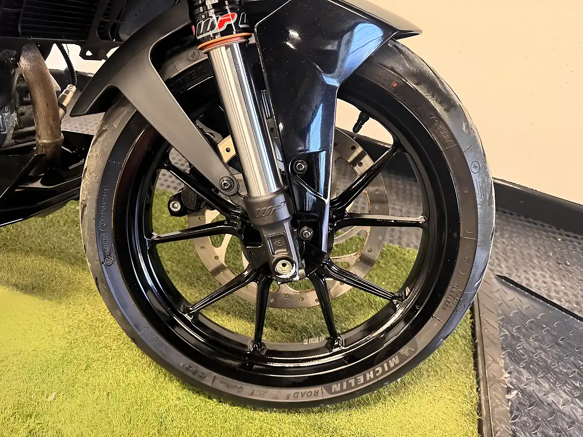 Used 2021 Ktm 125 Duke Naked Silver - Interior and Exterior details 16
