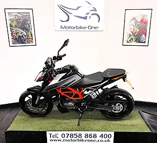 Used 2021 Ktm 125 Duke Naked Silver - Interior and Exterior details 19