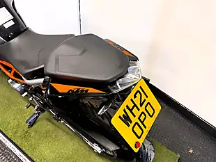 Used 2021 Ktm 125 Duke Naked Silver - Interior and Exterior details 20
