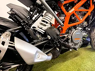 Used 2021 Ktm 125 Duke Naked Silver - Interior and Exterior details 6