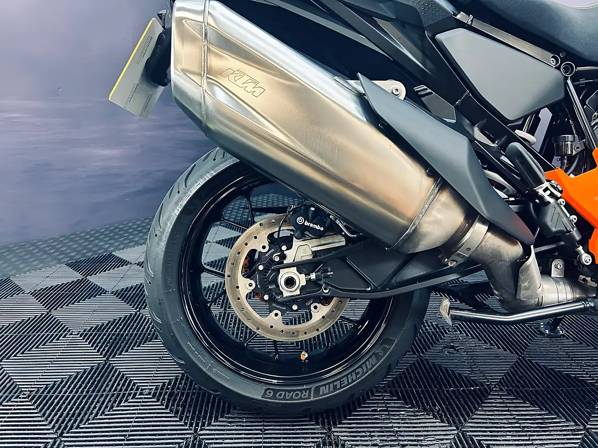 Used 2021 Ktm 1290 Super Adventure S Black - Interior and Exterior details 18