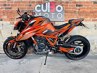 Used 2021 Ktm 1290 Super Duke R Tech Pack + Track Pack Orange - Interior and Exterior details 11