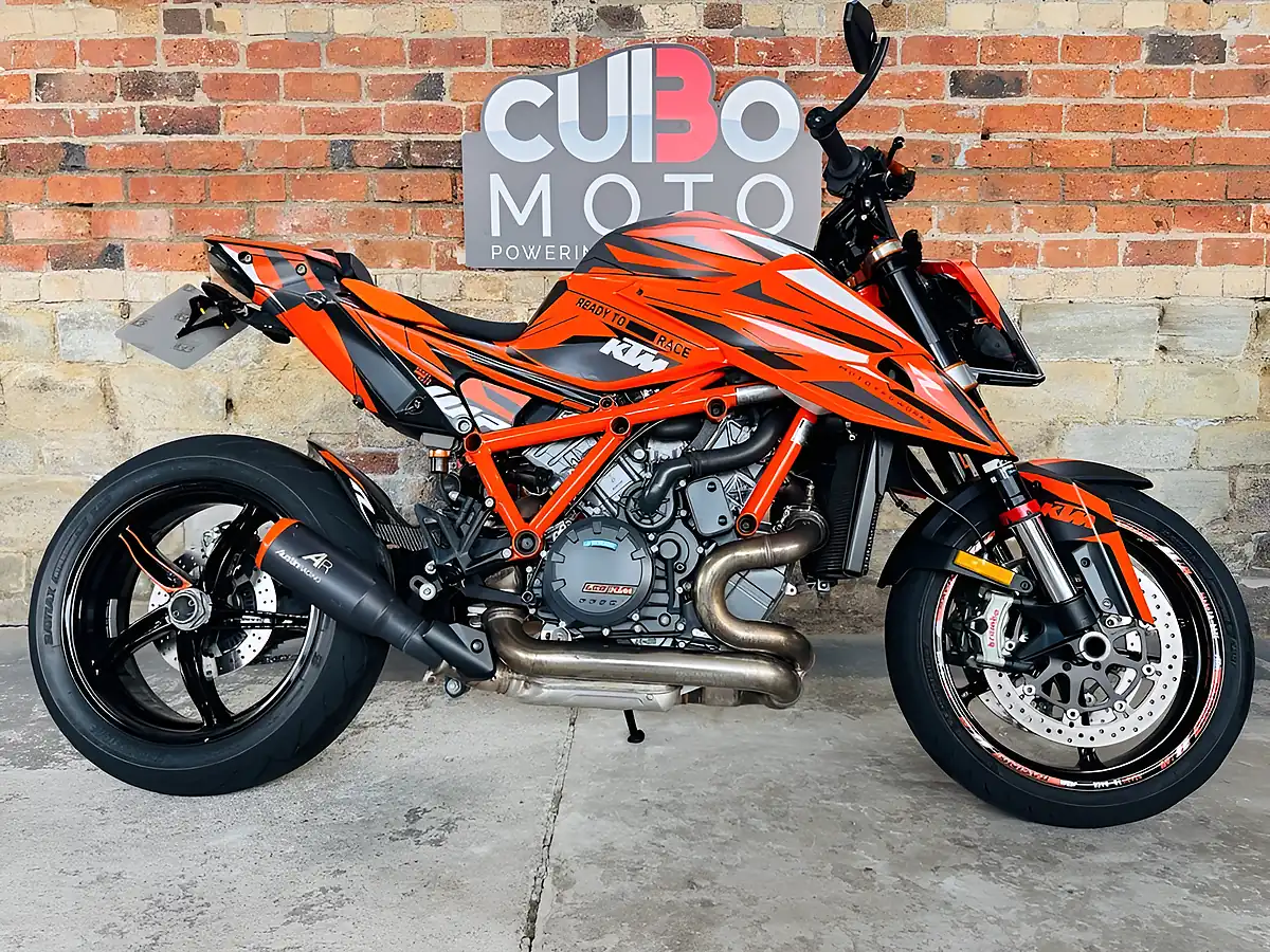 Used 2021 Ktm 1290 Super Duke R Tech Pack + Track Pack Orange - Interior and Exterior details 2