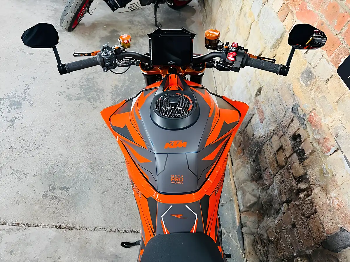 Used 2021 Ktm 1290 Super Duke R Tech Pack + Track Pack Orange - Interior and Exterior details 20