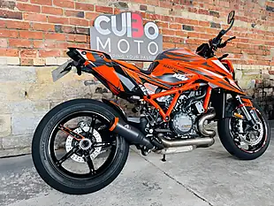 Used 2021 Ktm 1290 Super Duke R Tech Pack + Track Pack Orange - Interior and Exterior details 4