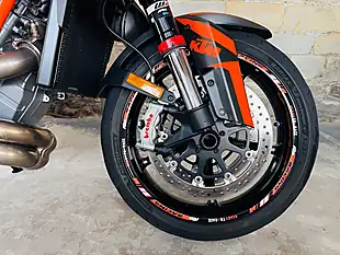 Used 2021 Ktm 1290 Super Duke R Tech Pack + Track Pack Orange - Interior and Exterior details 5