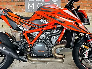 Used 2021 Ktm 1290 Super Duke R Tech Pack + Track Pack Orange - Interior and Exterior details 7