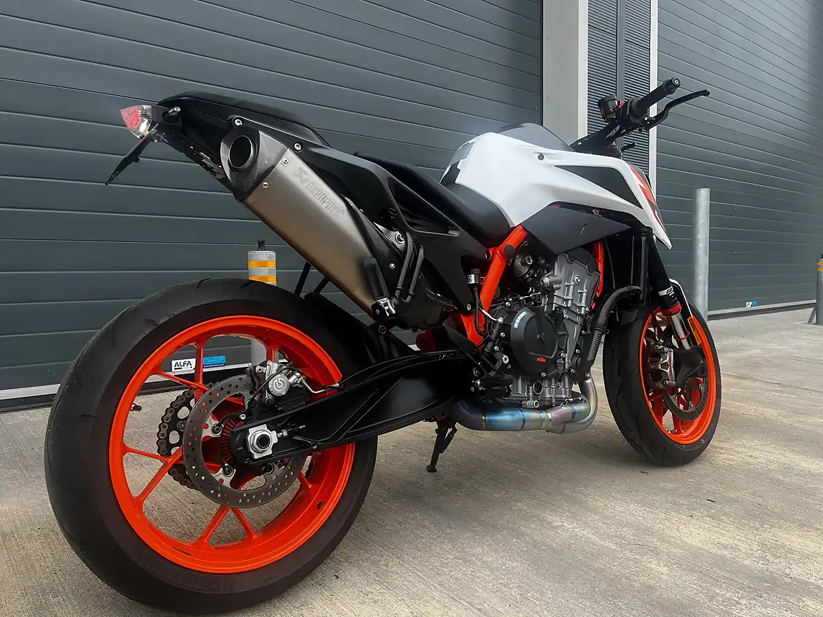 Used 2021 Ktm 890 Duke R White - Interior and Exterior details 15