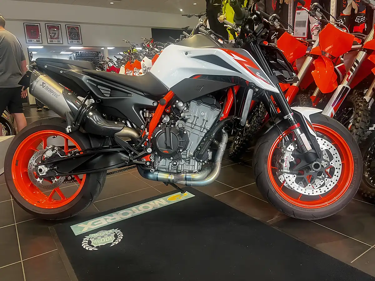 Used 2021 Ktm 890 Duke R White - Interior and Exterior details 20