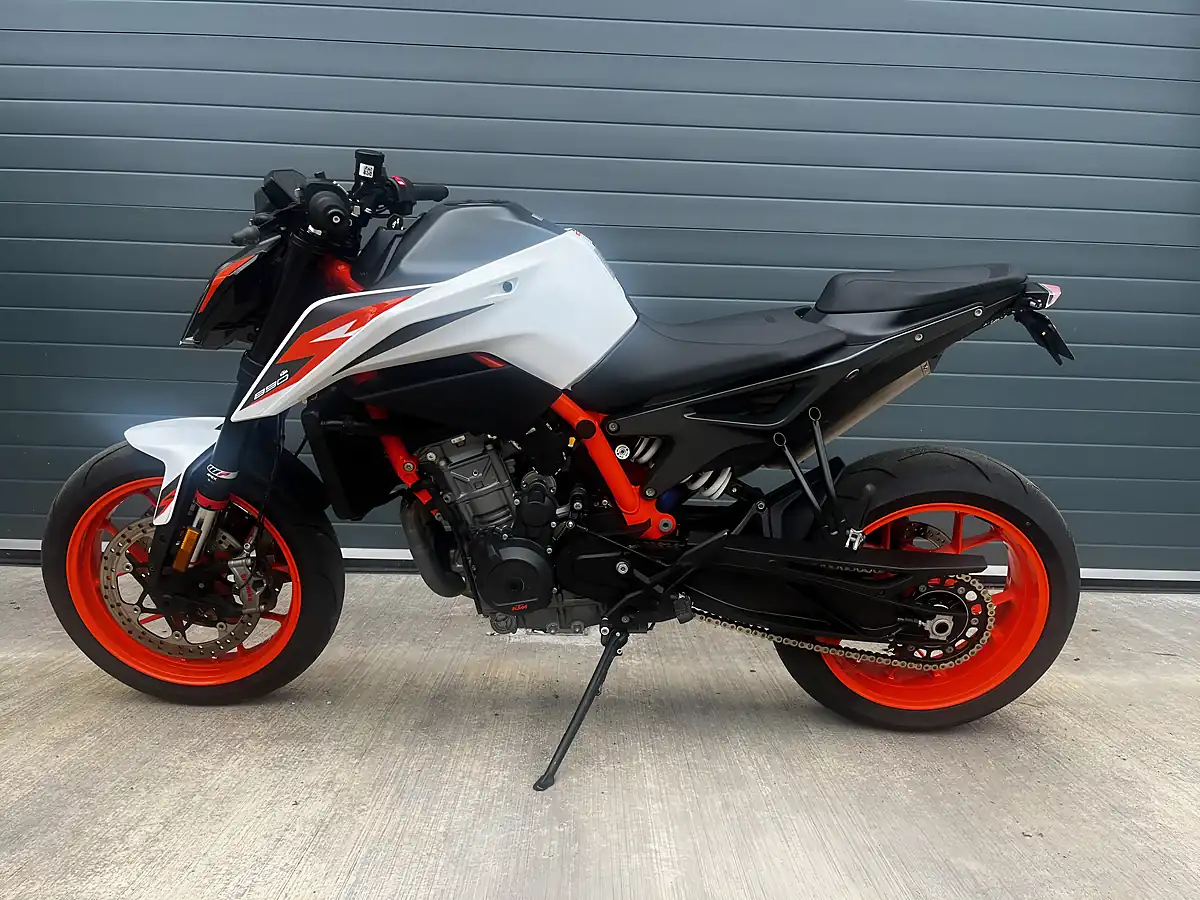 Used 2021 Ktm 890 Duke R White - Interior and Exterior details 3