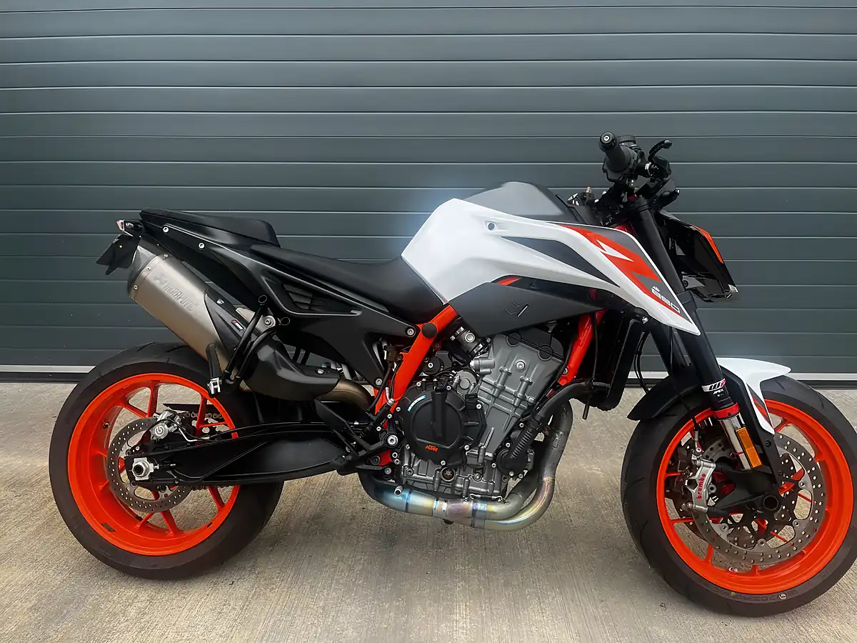 Used 2021 Ktm 890 Duke R White - Interior and Exterior details 6