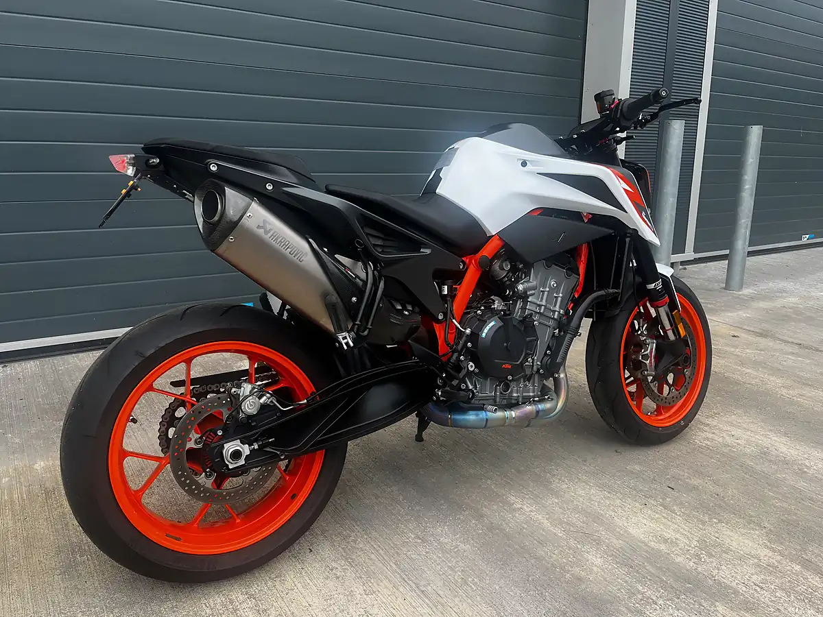 Used 2021 Ktm 890 Duke R White - Interior and Exterior details 7