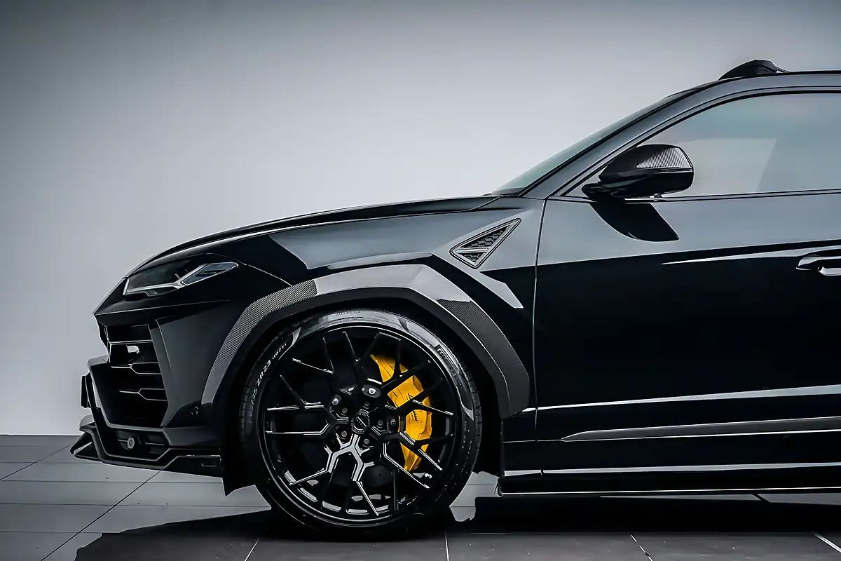Used 2021 Lamborghini Urus Urban Nero Carbon Black - Interior and Exterior details 13