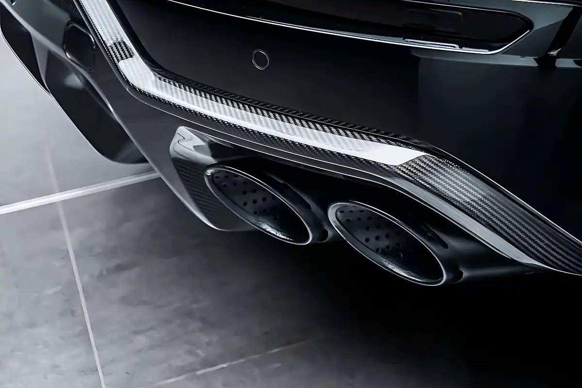 Used 2021 Lamborghini Urus Urban Nero Carbon Black - Interior and Exterior details 14