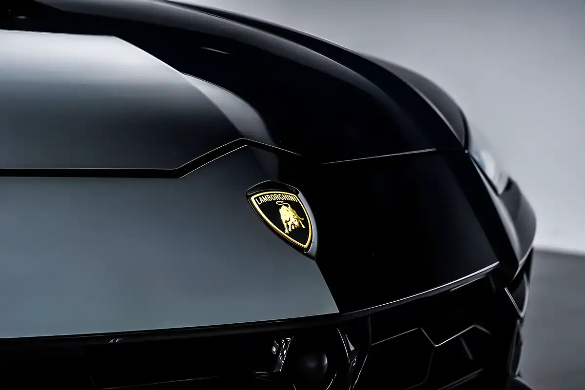 Used 2021 Lamborghini Urus Urban Nero Carbon Black - Interior and Exterior details 19