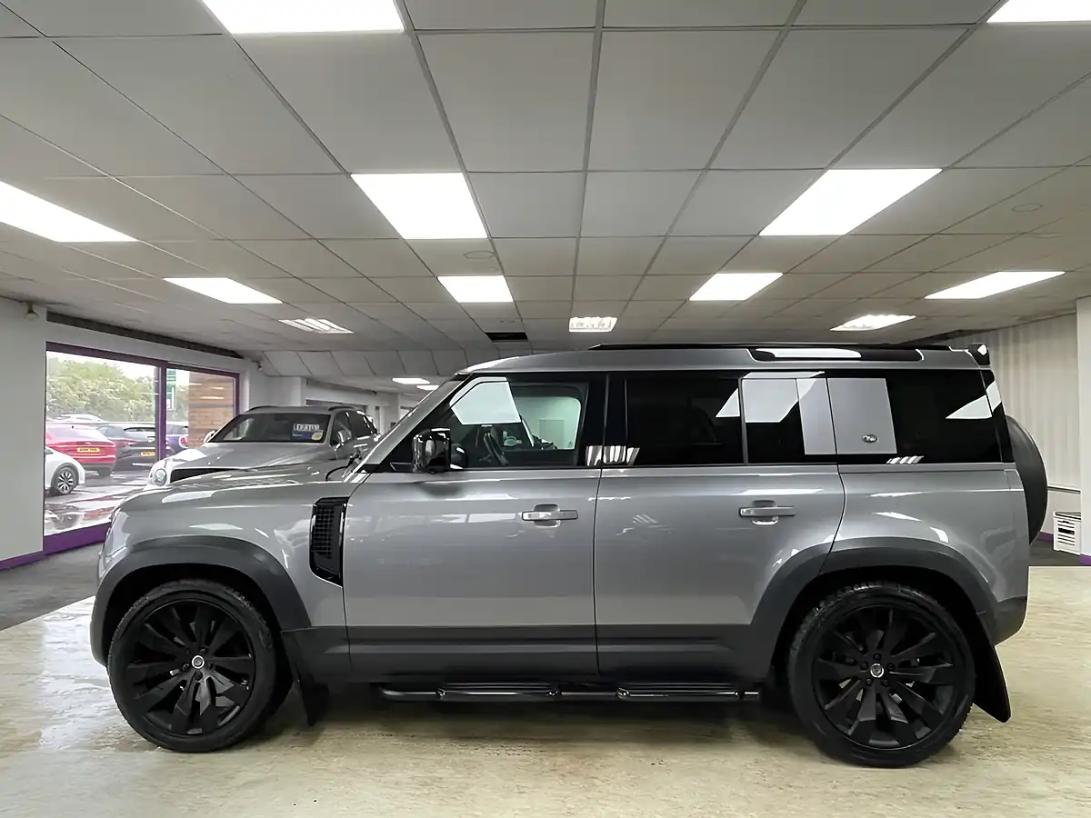 Used 2021 Land Rover Defender 110 S Eiger Grey - Interior and Exterior details 10