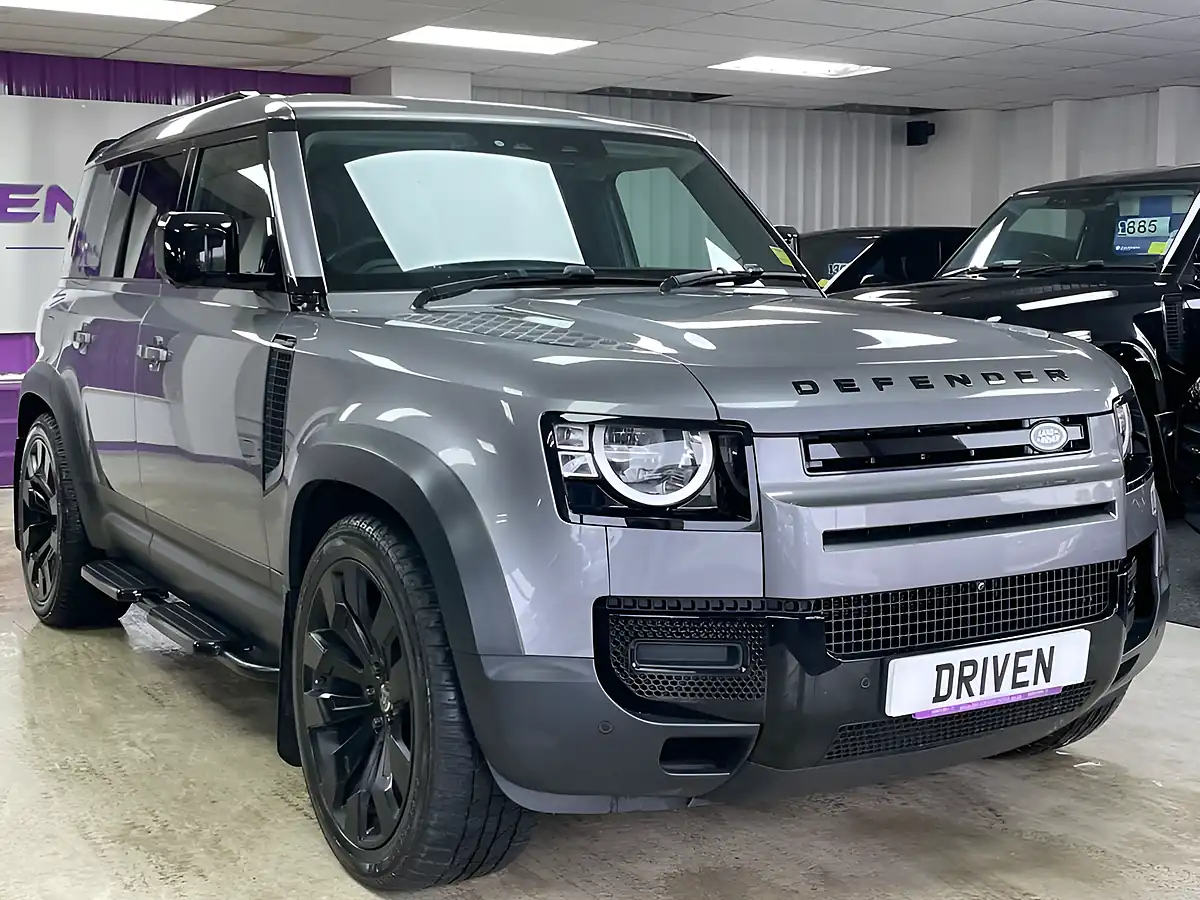 Used 2021 Land Rover Defender 110 S Eiger Grey - Interior and Exterior details 5
