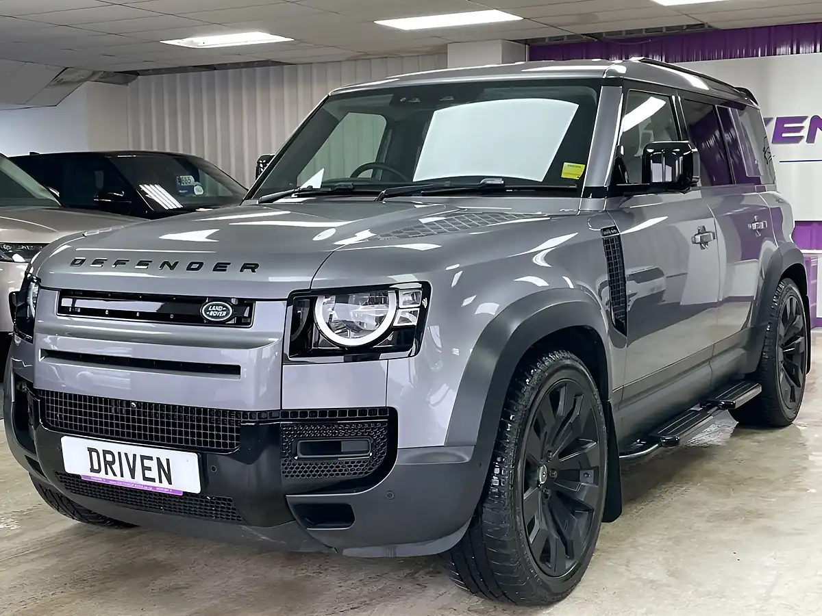 Used 2021 Land Rover Defender 110 S Eiger Grey - Interior and Exterior details 7