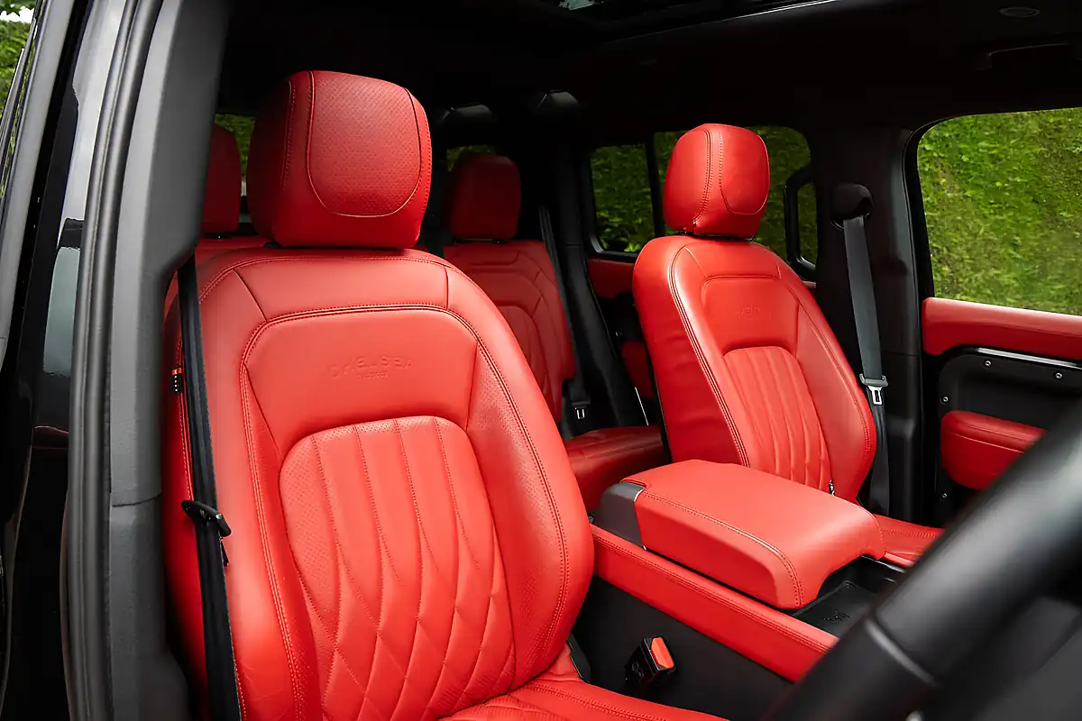Used 2021 Land Rover Defender 110 Se Black - Interior and Exterior details 3