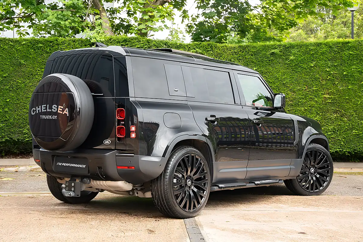 Used 2021 Land Rover Defender 110 Se Black - Interior and Exterior details 7