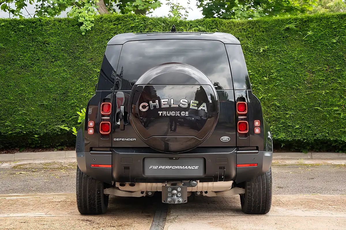Used 2021 Land Rover Defender 110 Se Black - Interior and Exterior details 8