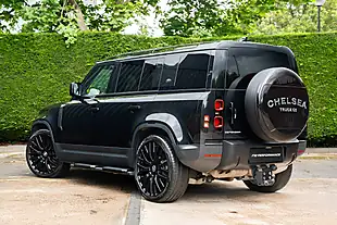Used 2021 Land Rover Defender 110 Se Black - Interior and Exterior details 9
