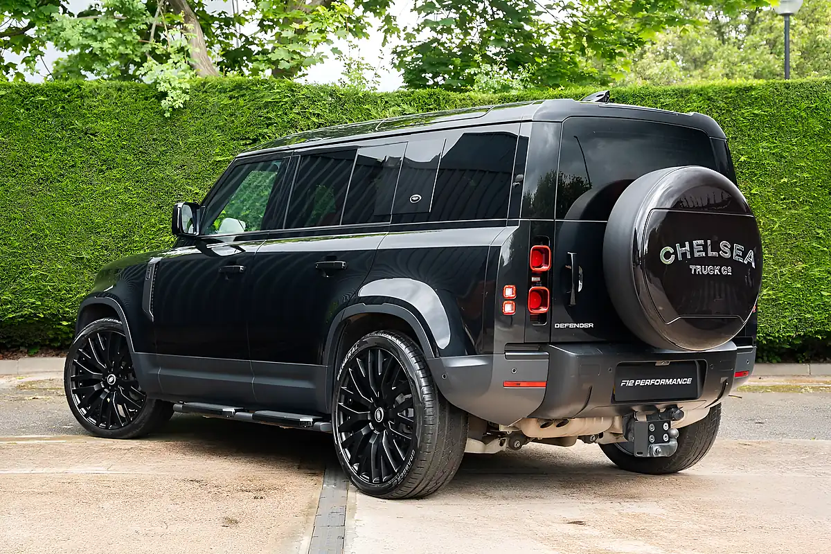 Used 2021 Land Rover Defender 110 Se Black - Interior and Exterior details 9