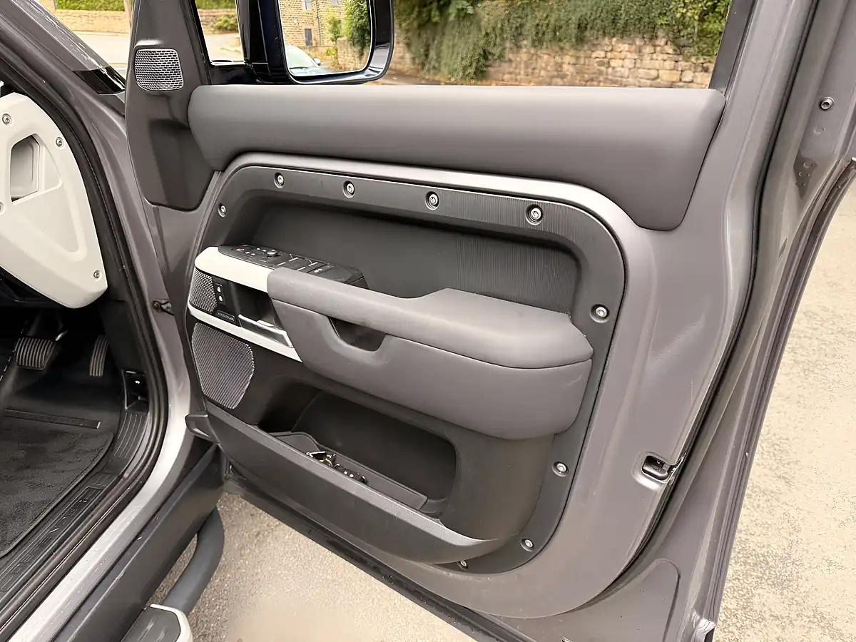 Used 2021 Land Rover Defender 110 Se Eiger Grey - Interior and Exterior details 14