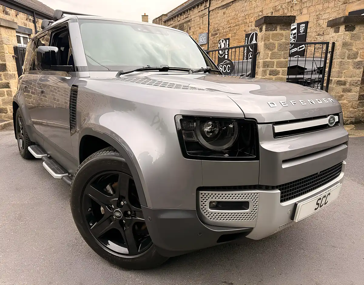 Used 2021 Land Rover Defender 110 Se Eiger Grey - Interior and Exterior details 4