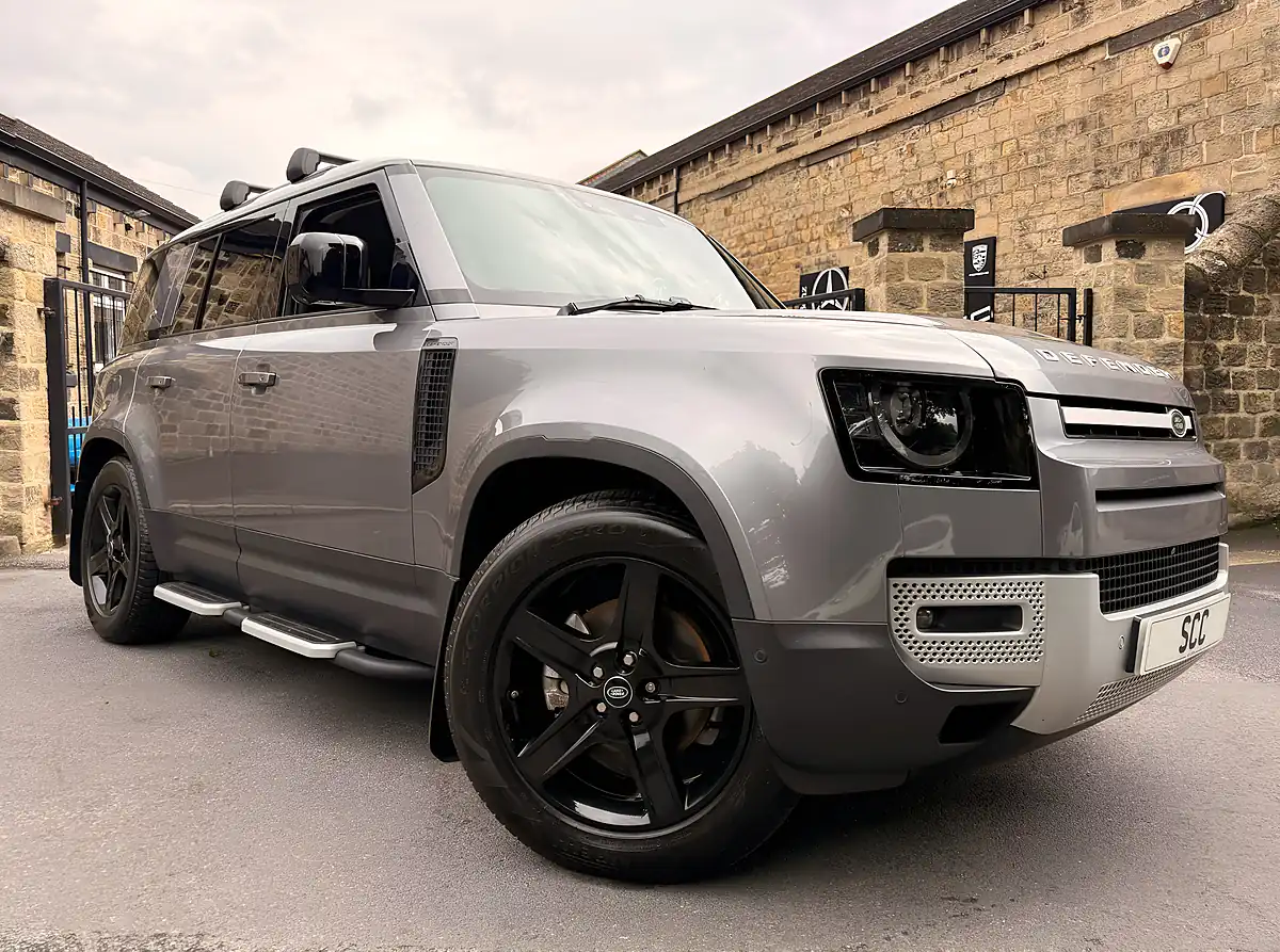 Used 2021 Land Rover Defender 110 Se Eiger Grey - Interior and Exterior details 5