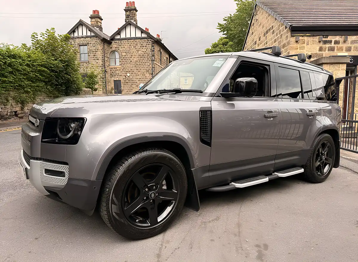 Used 2021 Land Rover Defender 110 Se Eiger Grey - Interior and Exterior details 8