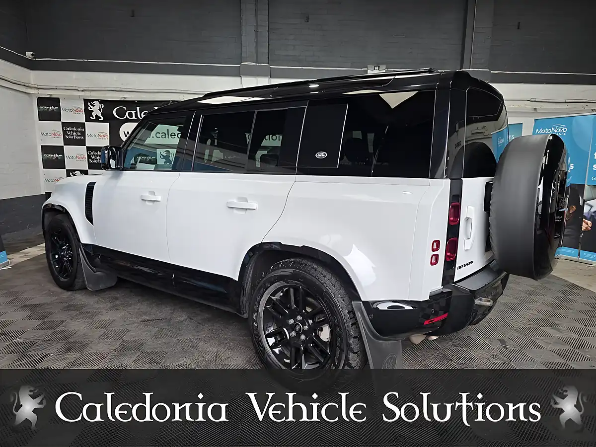 Used 2021 Land Rover Defender 110 X-Dynamic S White - Interior and Exterior details 4