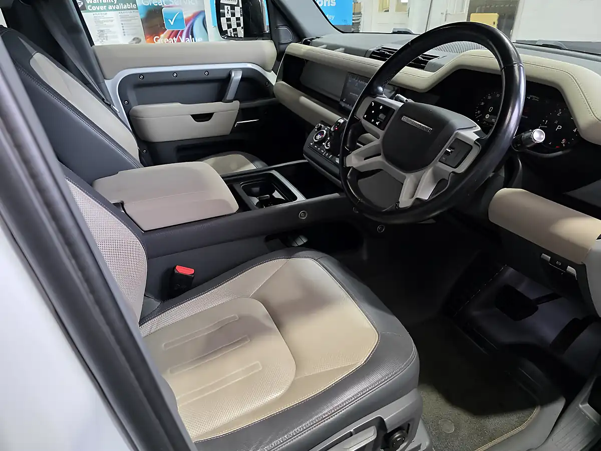 Used 2021 Land Rover Defender 110 X-Dynamic S White - Interior and Exterior details 5
