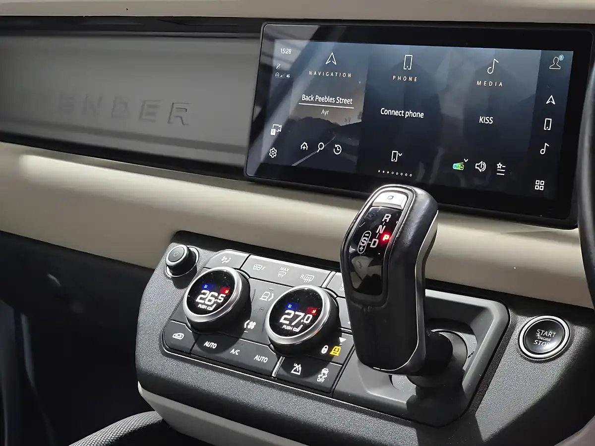 Used 2021 Land Rover Defender 110 X-Dynamic S White - Interior and Exterior details 7