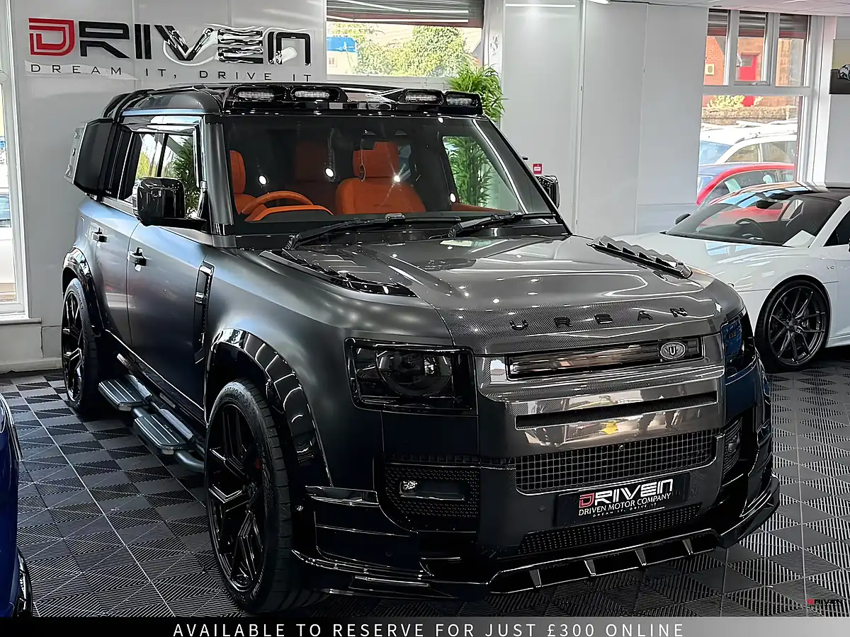 Used 2021 Land Rover Defender 110 X-Dynamic Se Black - Interior and Exterior details 7